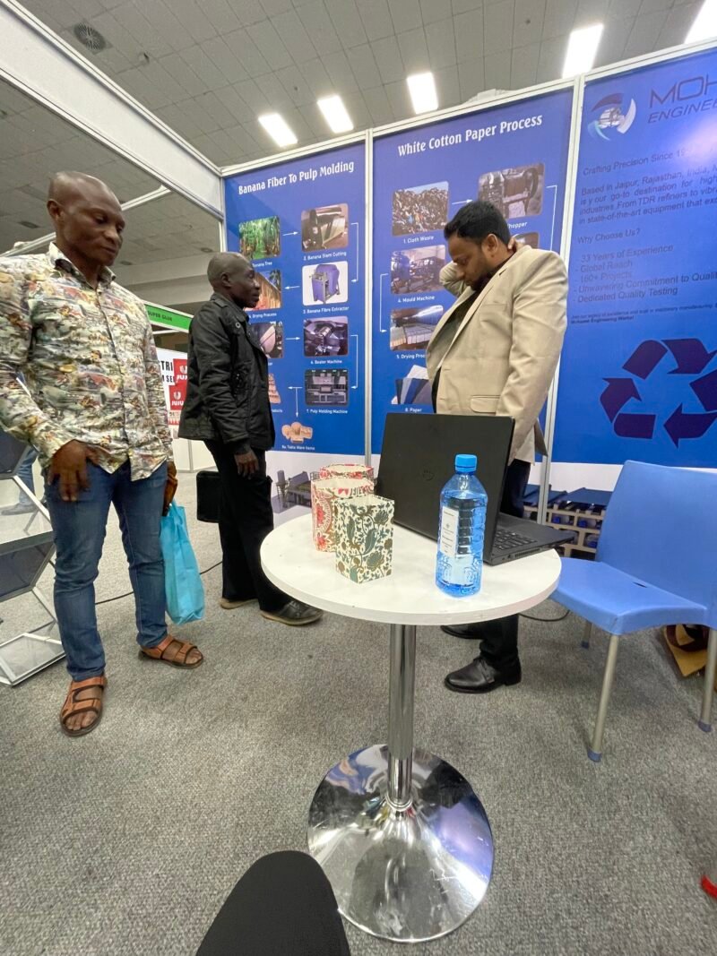 A conversation at the MEW exhibition booth